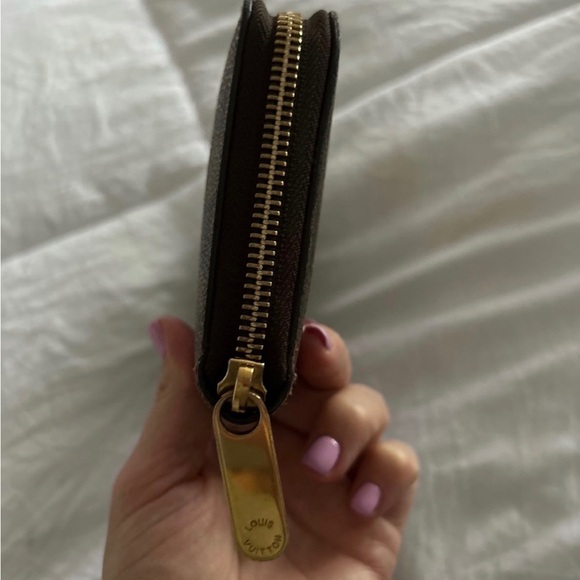 Authentic Louis Vuitton long wallet - Picture 6 of 7